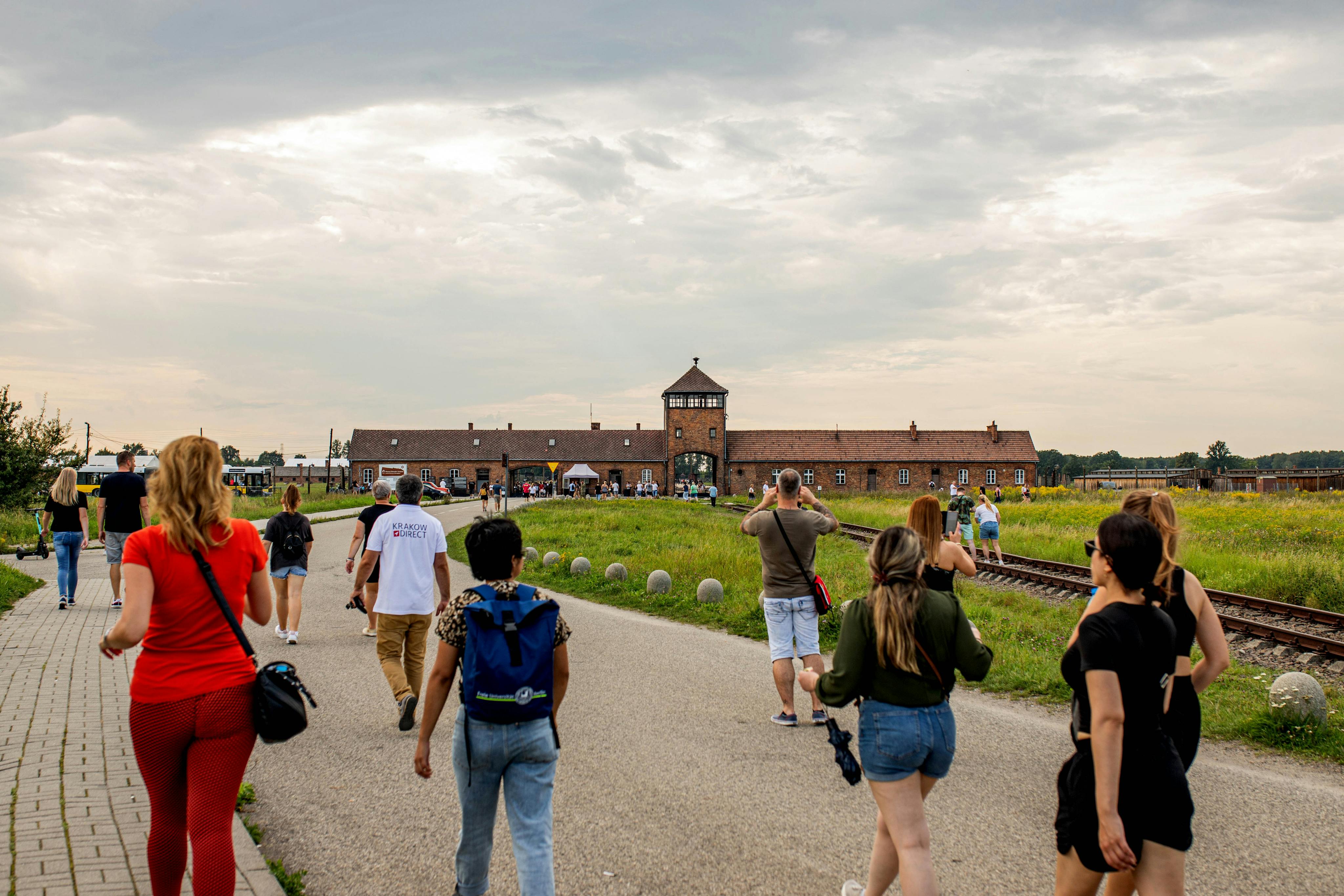 Auschwitz-Birkenau & Wieliczka Salt Mine: Guided Tour + Transport 4