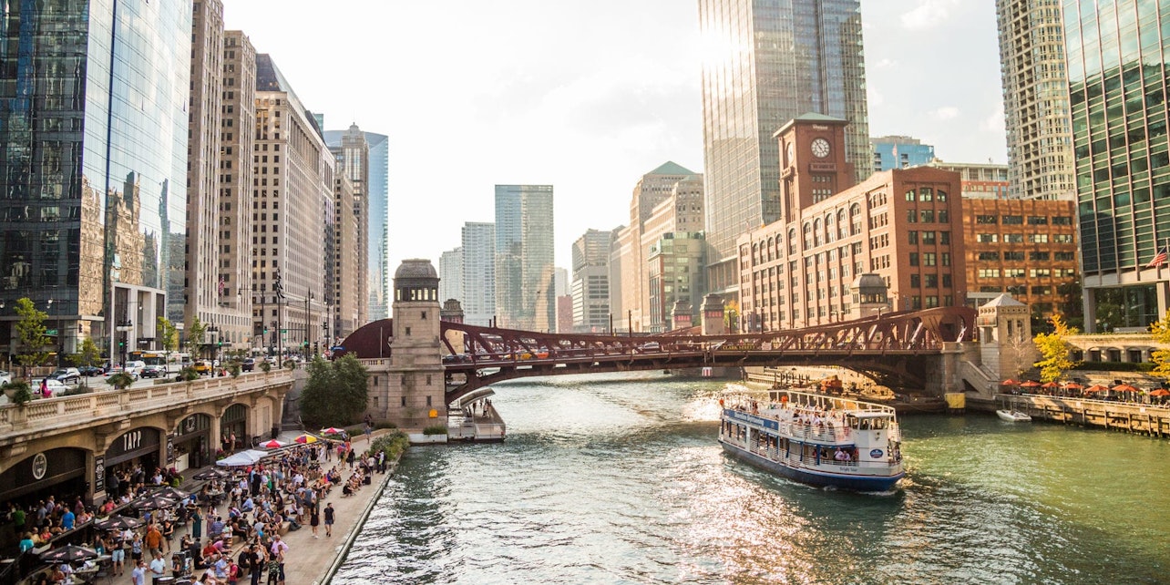 Chicago: Crucero arquitectónico por el río desde Navy Pier - Alojamientos en Chicago