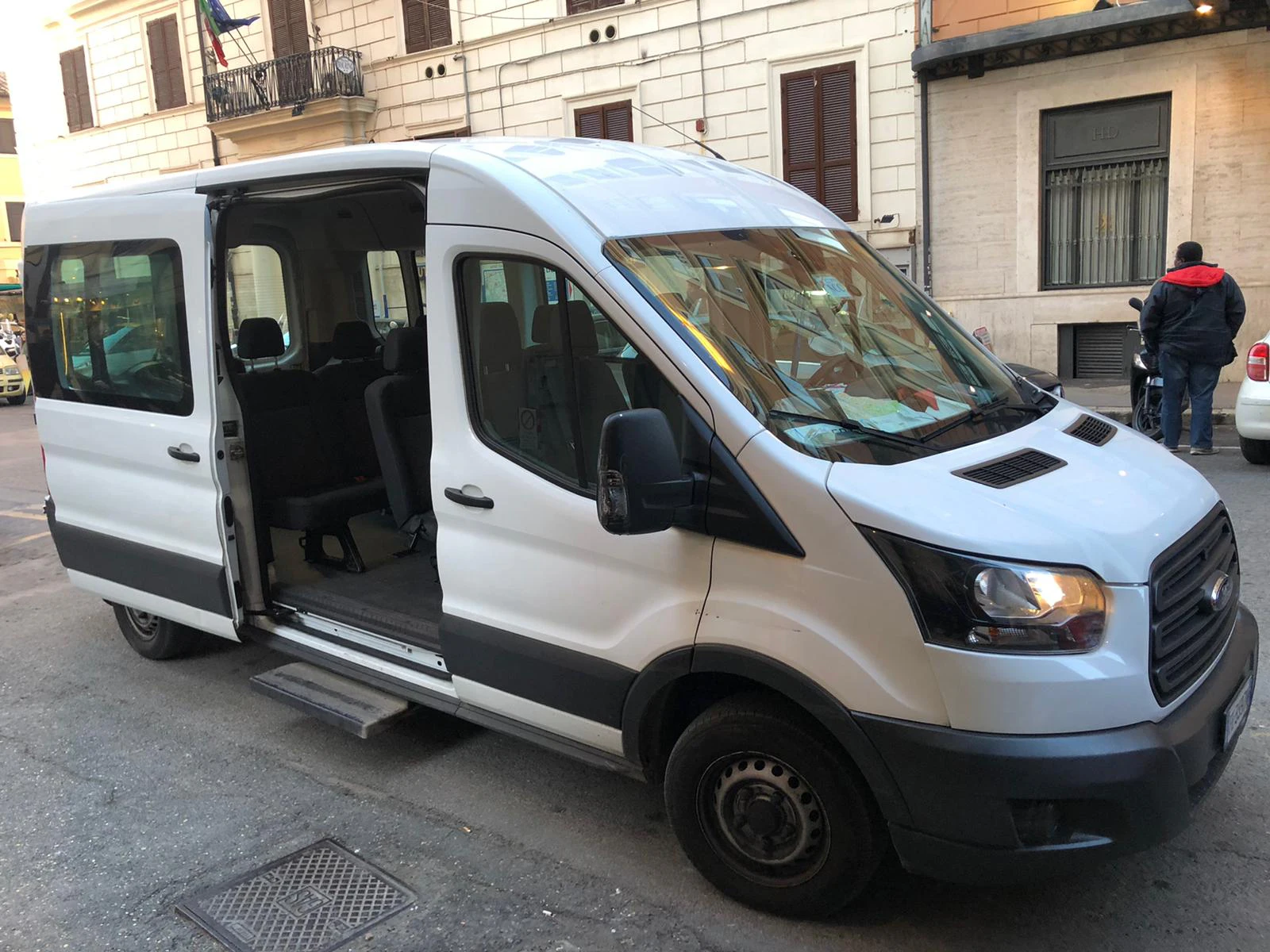 Fiumicino Airport: Shared Minivan Transfer To/From Rome Hotel