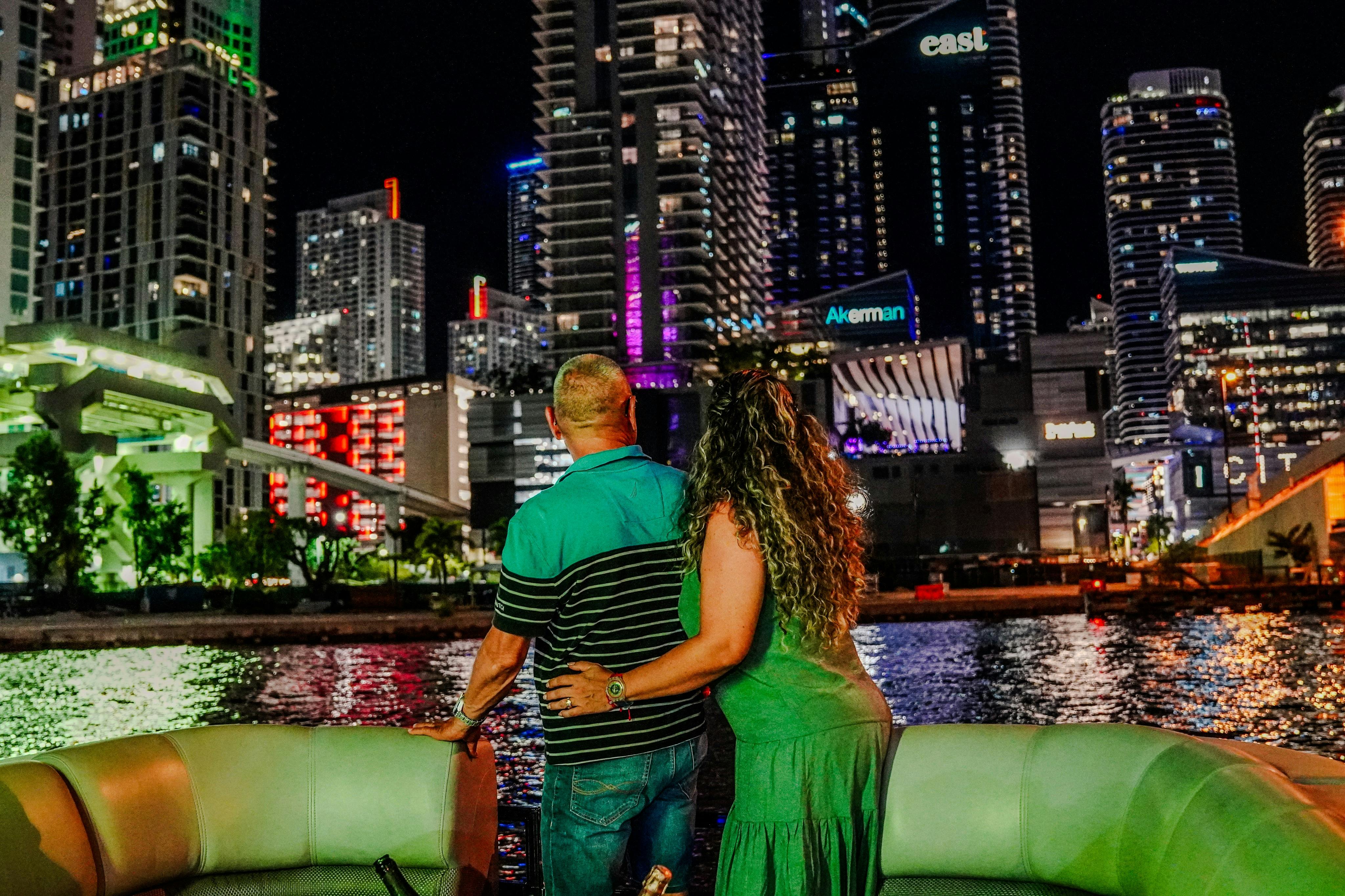 Miami: Halbprivate Bootstour mit Getränken — 2