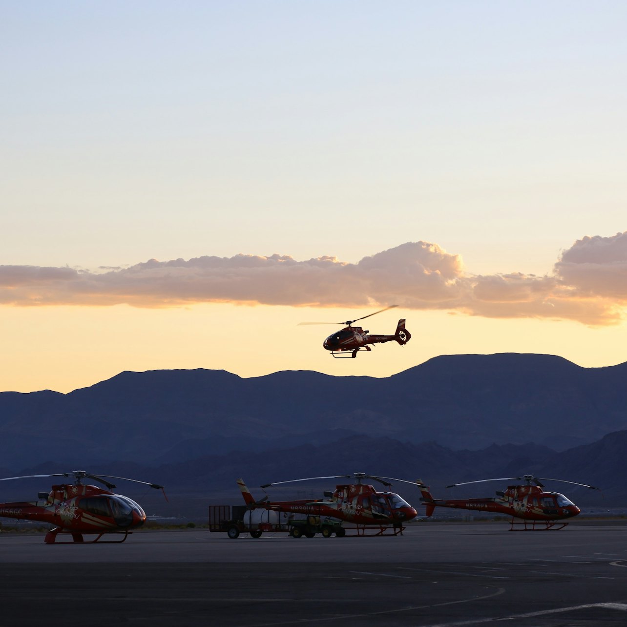 Passeio de helicóptero ao pôr do sol em Grand Celebration - Acomodações em Las Vegas, Nevada