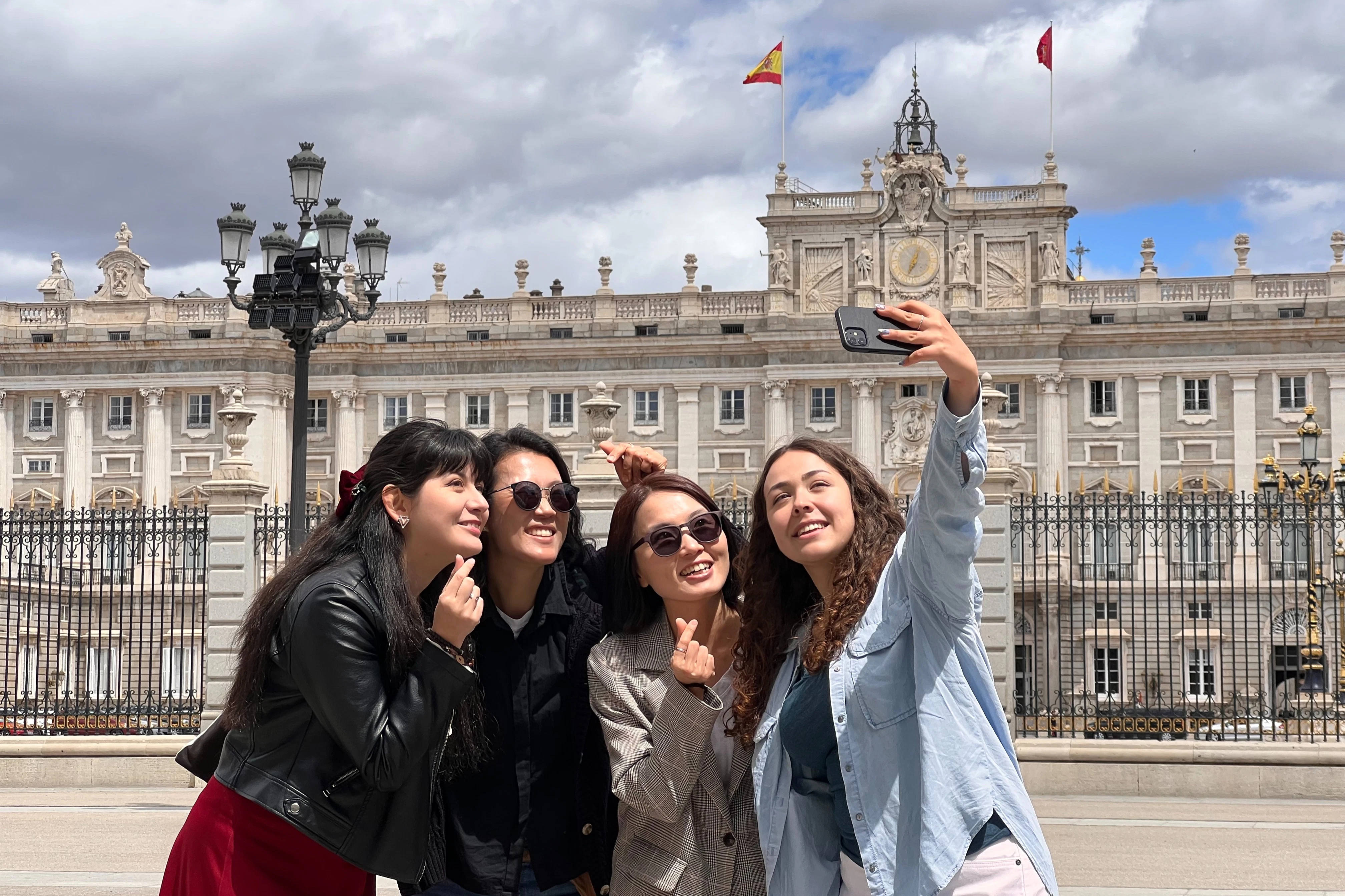 Madrid: Old Town Guided Tour + Royal Palace Fast Track Entry & Visit