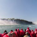 Excursão exclusiva First on the Boat Niagara Falls & Journey Behind the Falls