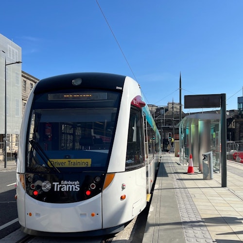 Edimburgo: Tranvía desde/hacia el aeropuerto de Edimburgo y la plaza de San Andrés