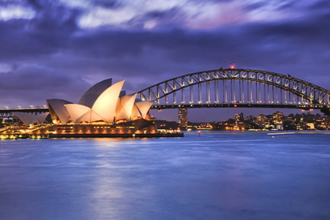 Sydney: Vivid Sydney Clearview Glass Boat Dinner Tour — 8
