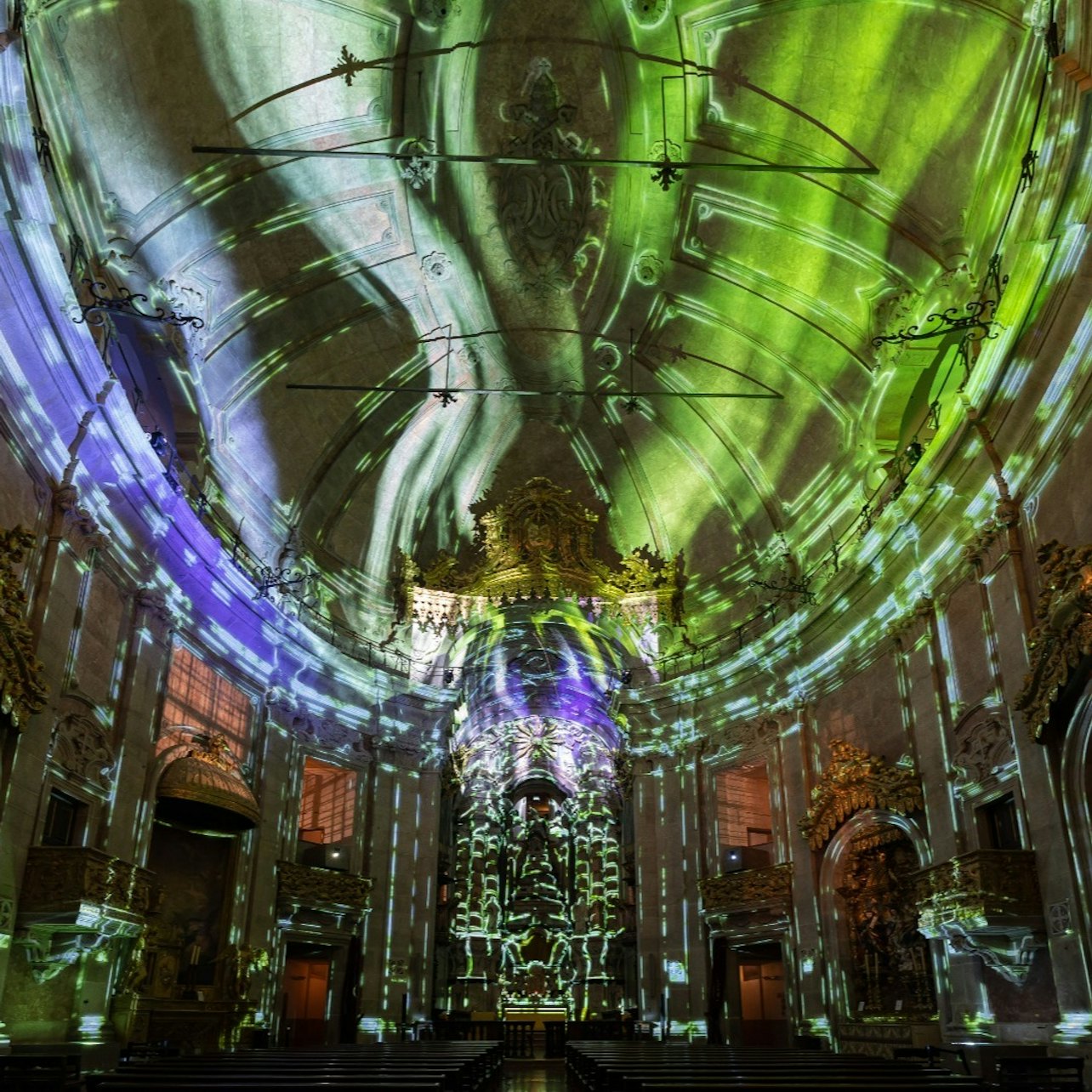 Spiritus: espetáculo de luzes na Igreja dos Clérigos