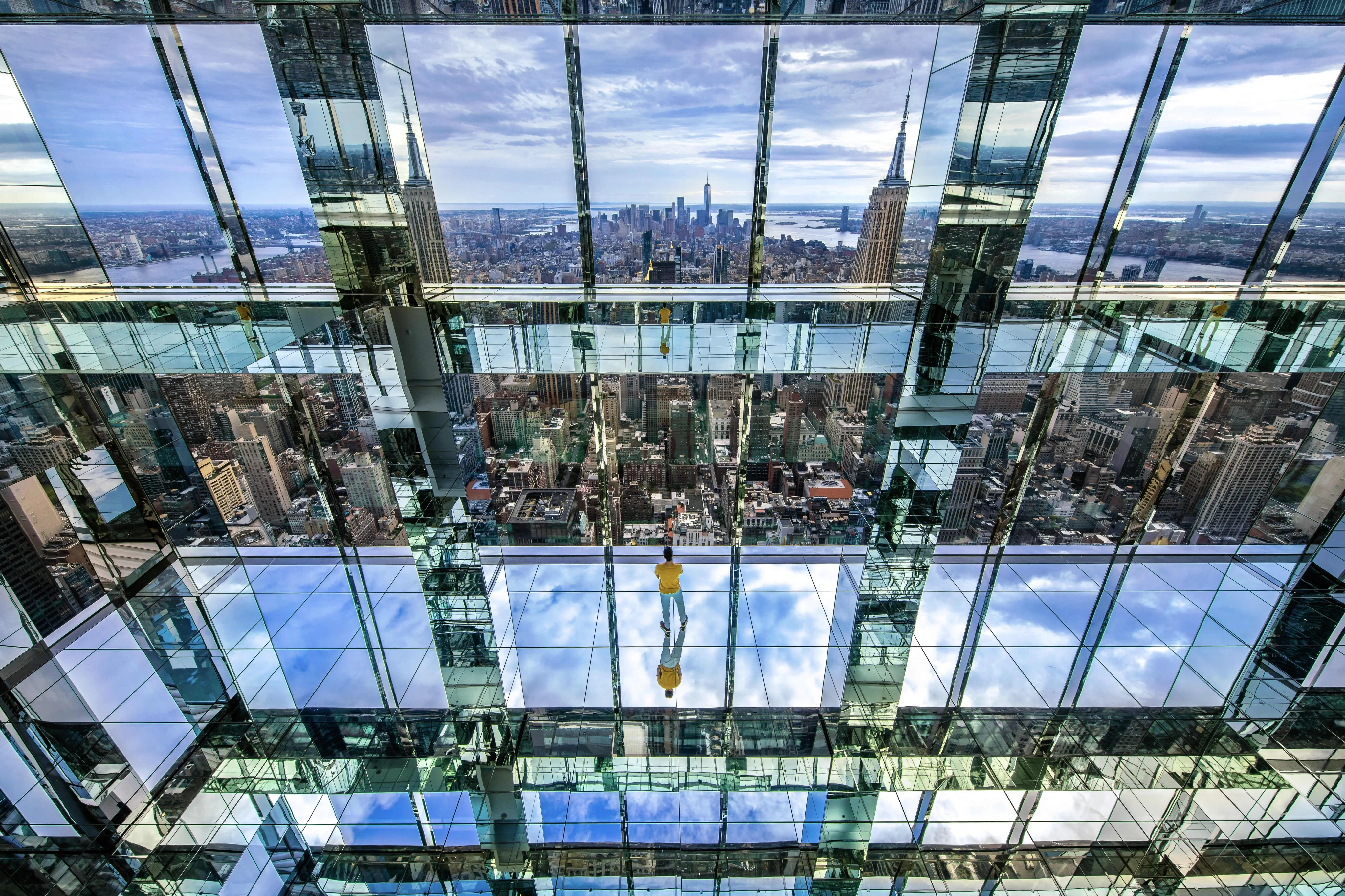 New York: Manhattan Guided Walking Tour + SUMMIT One Vanderbilt Entry