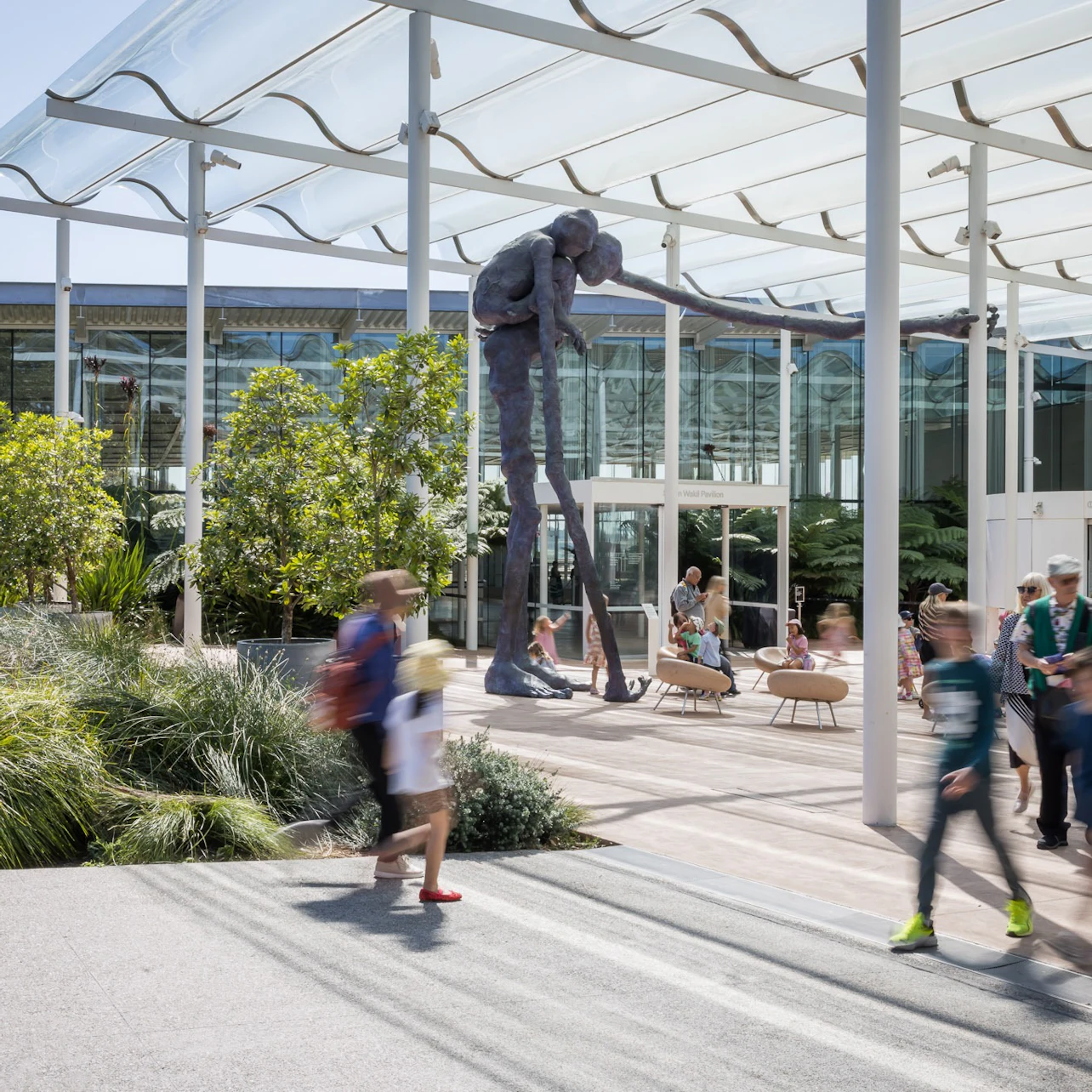 Art Gallery of New South Wales: Ron Mueck - Encounter in Sydney β Tiqets