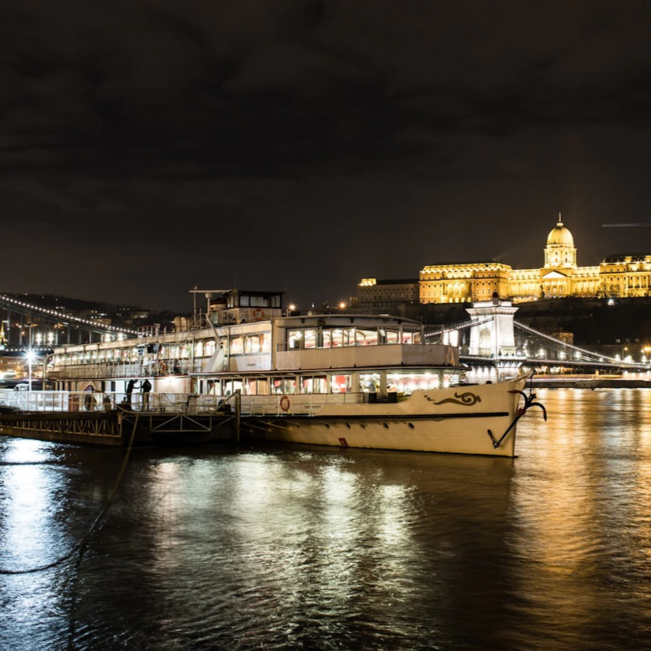 Budapest: Evening Sightseeing Cruise in Budapest β Tiqets