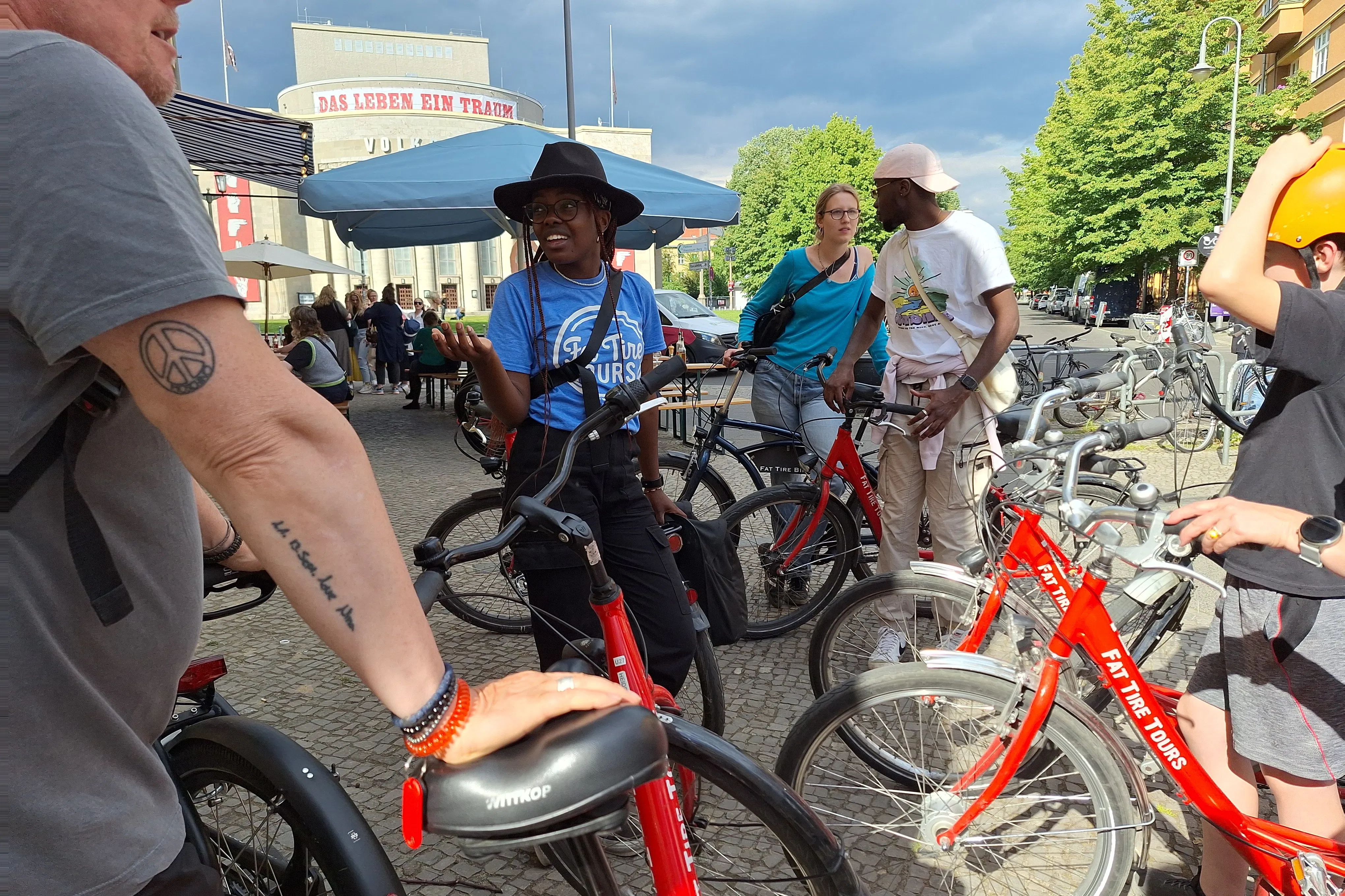 Berlin: Guided Street Art & Hidden Spots Bike Tour