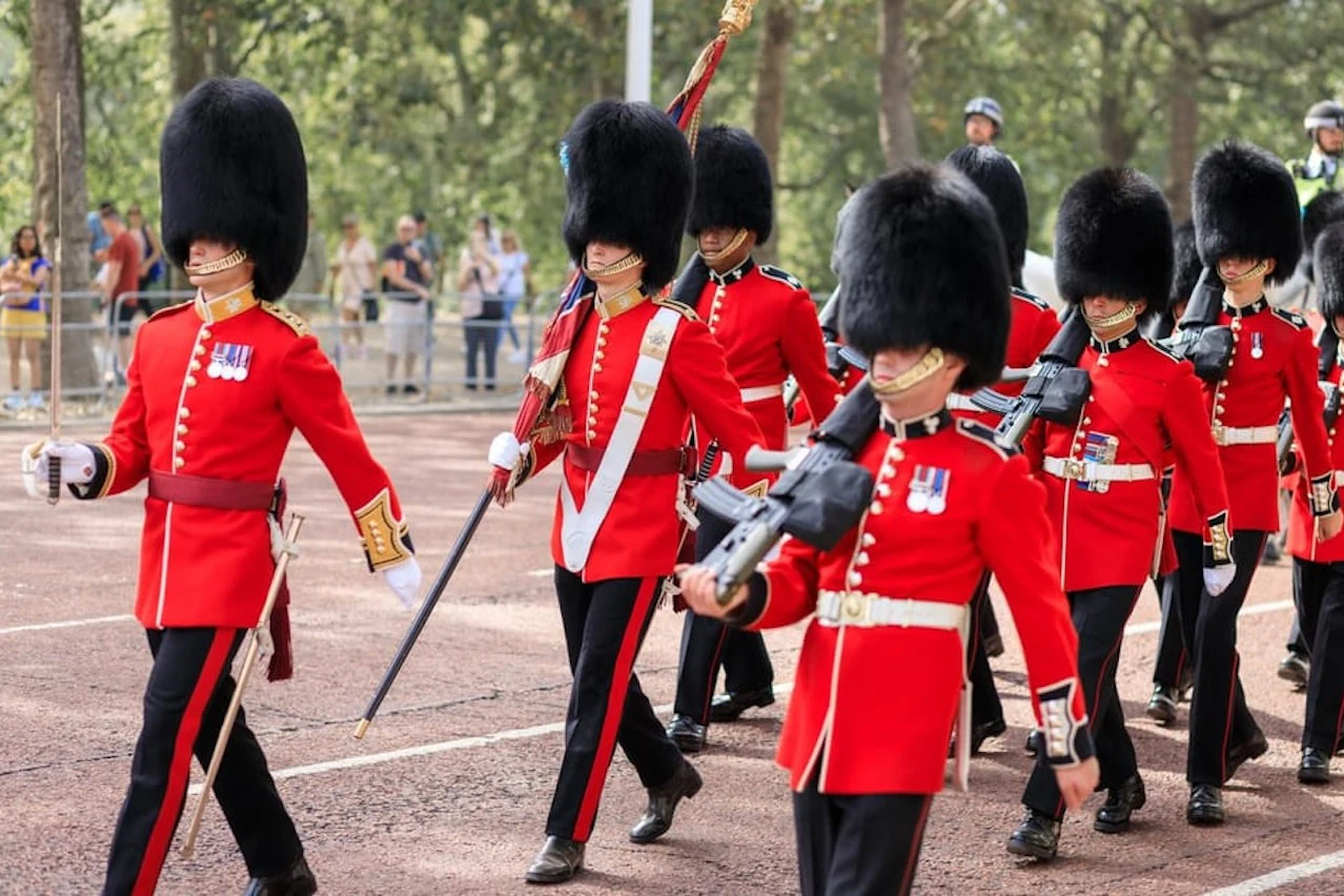 London: Westminster Private Walking Tour + Changing of the Guard + Hotel Pickup