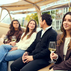 Amsterdam: Guided Canal Cruise + Optional Unlimited Drinks 3