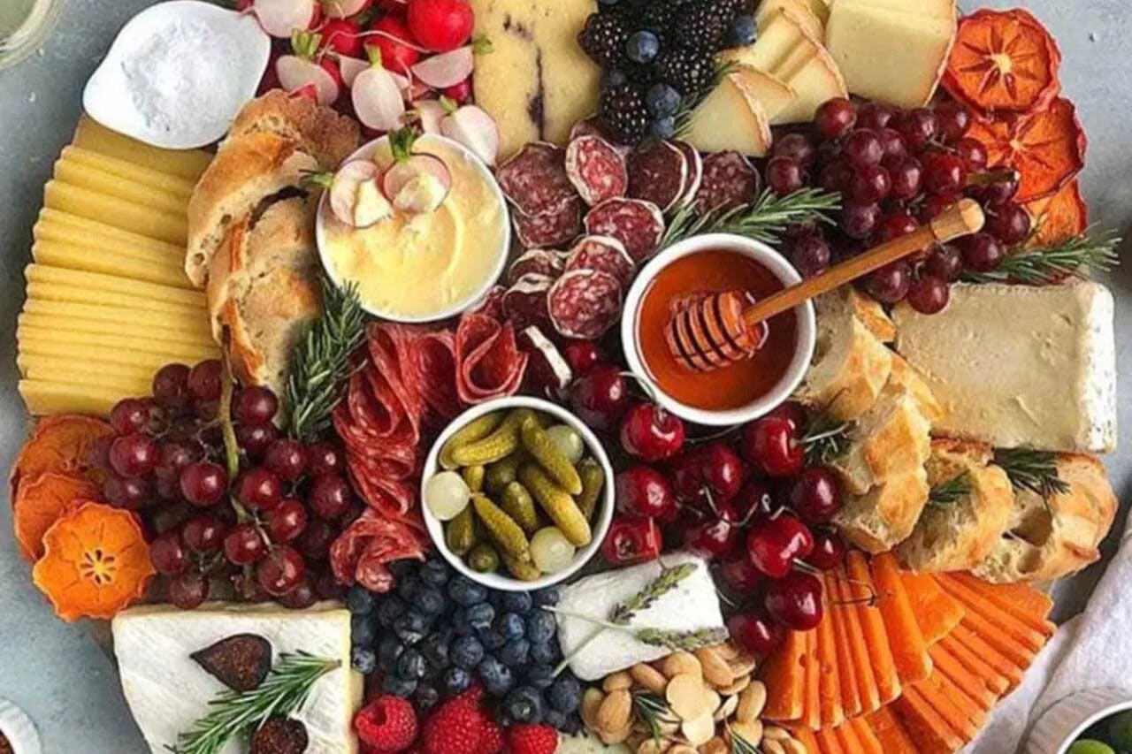 Γιατί να επιλέξεις 1 τυρί όταν μπορείς να τα δοκιμάσεις όλα;