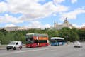 Een grote bustour langs het Koninklijk Paleis in Madrid