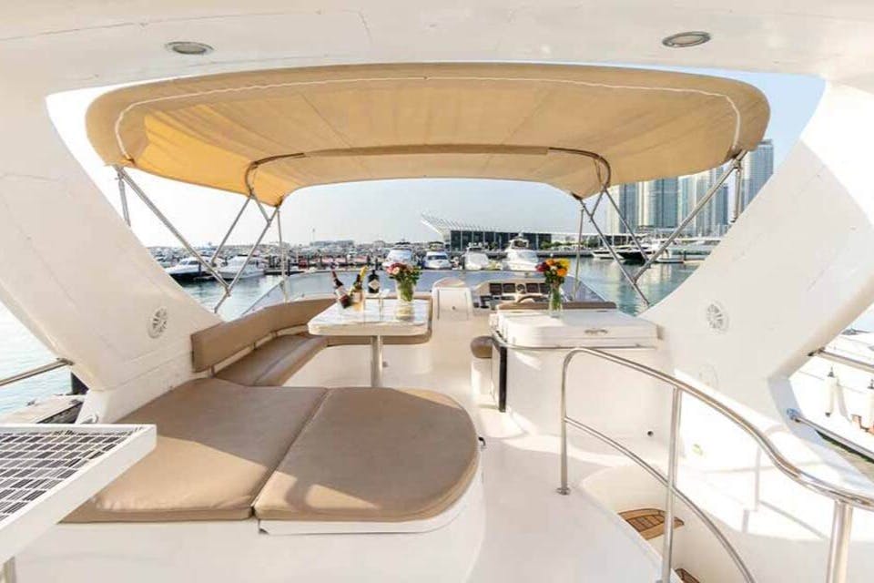 61フィートラグジュアリーヨットチャーター-シルバークリーク