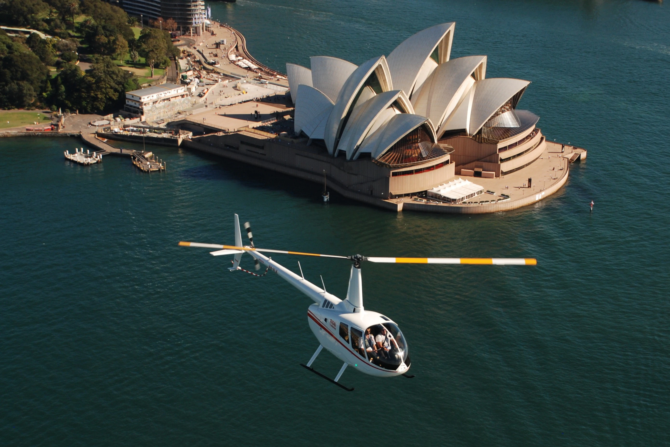 Sydney Helicopter Tour: 30-Minute Grand Scenic Flight