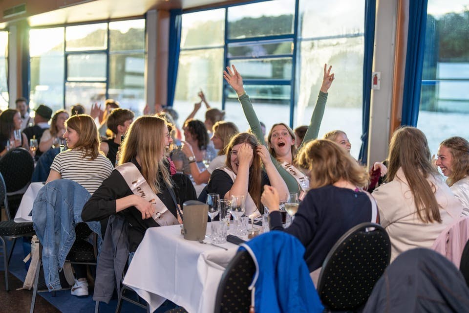 originale HAMBURG BORD PARTY © 2025 Abicht