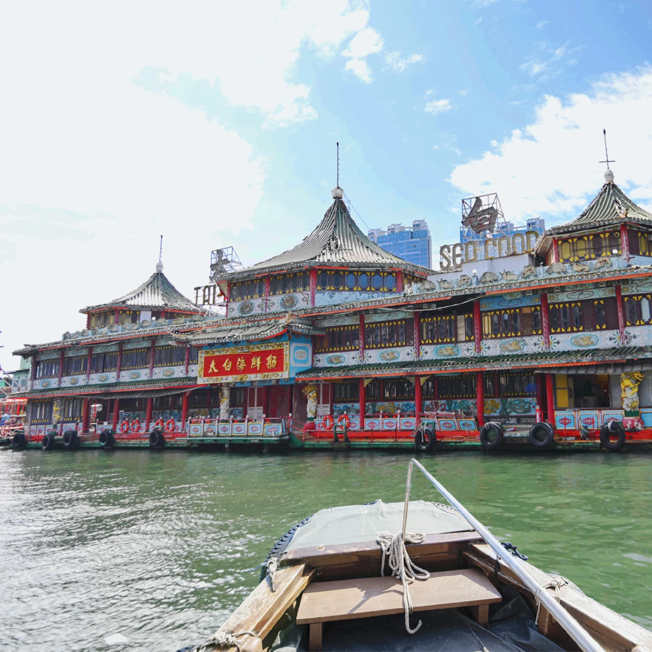 Hong Kong: Aberdeen Boat Tour + Floating Museum Visit in Hong Kong β Tiqets