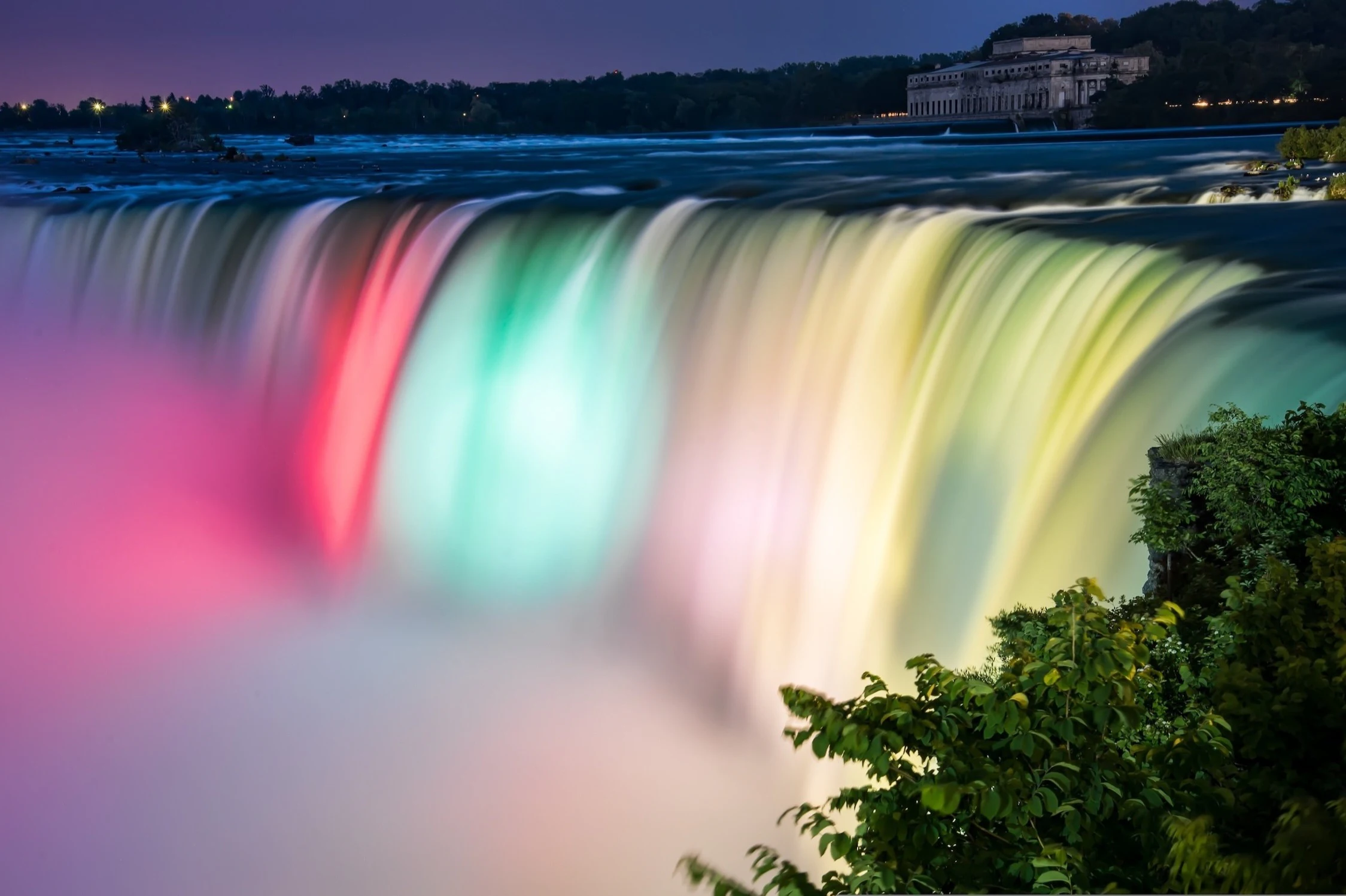 Niagara Falls US: Night Illumination Tour & Optional Maid of the Mist