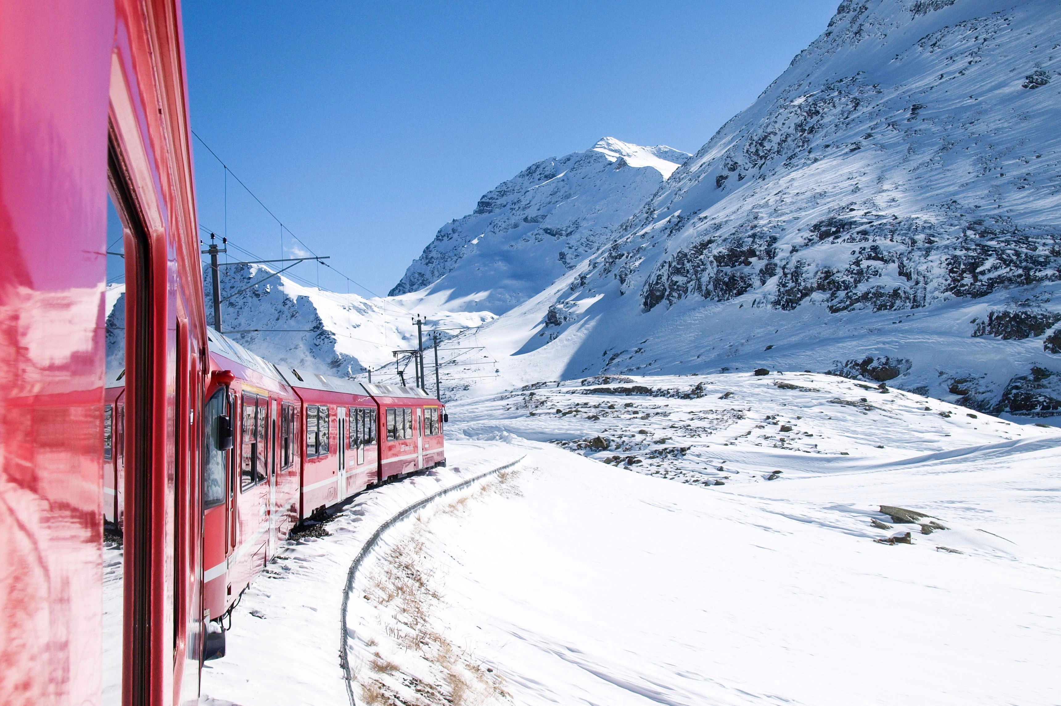 St. Moritz: Guided Day Tour from Milan + Bernina Express Ticket