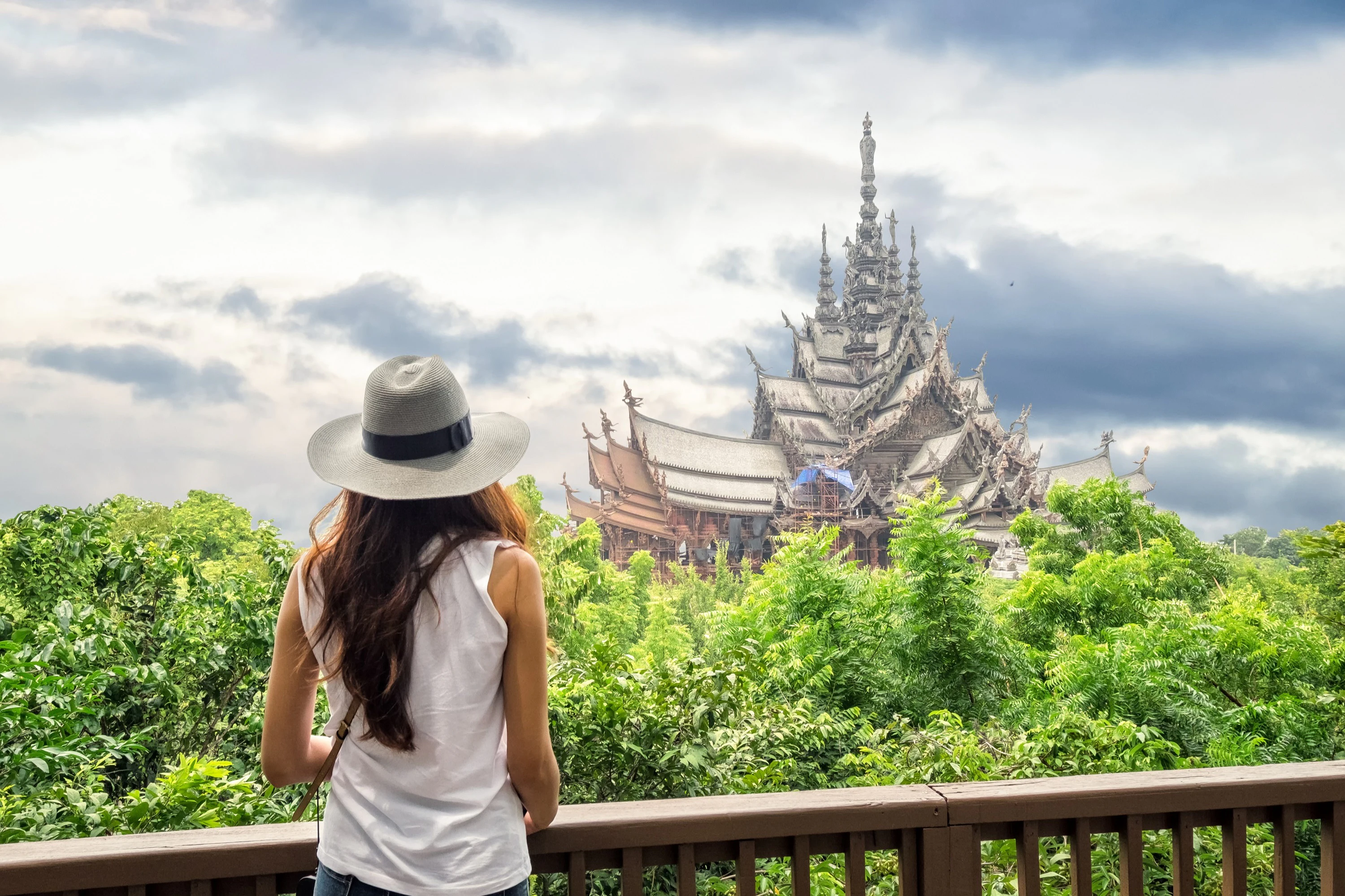 Koh Larn, Pattaya & Sanctuary of Truth: Guided Day Tour from Bangkok