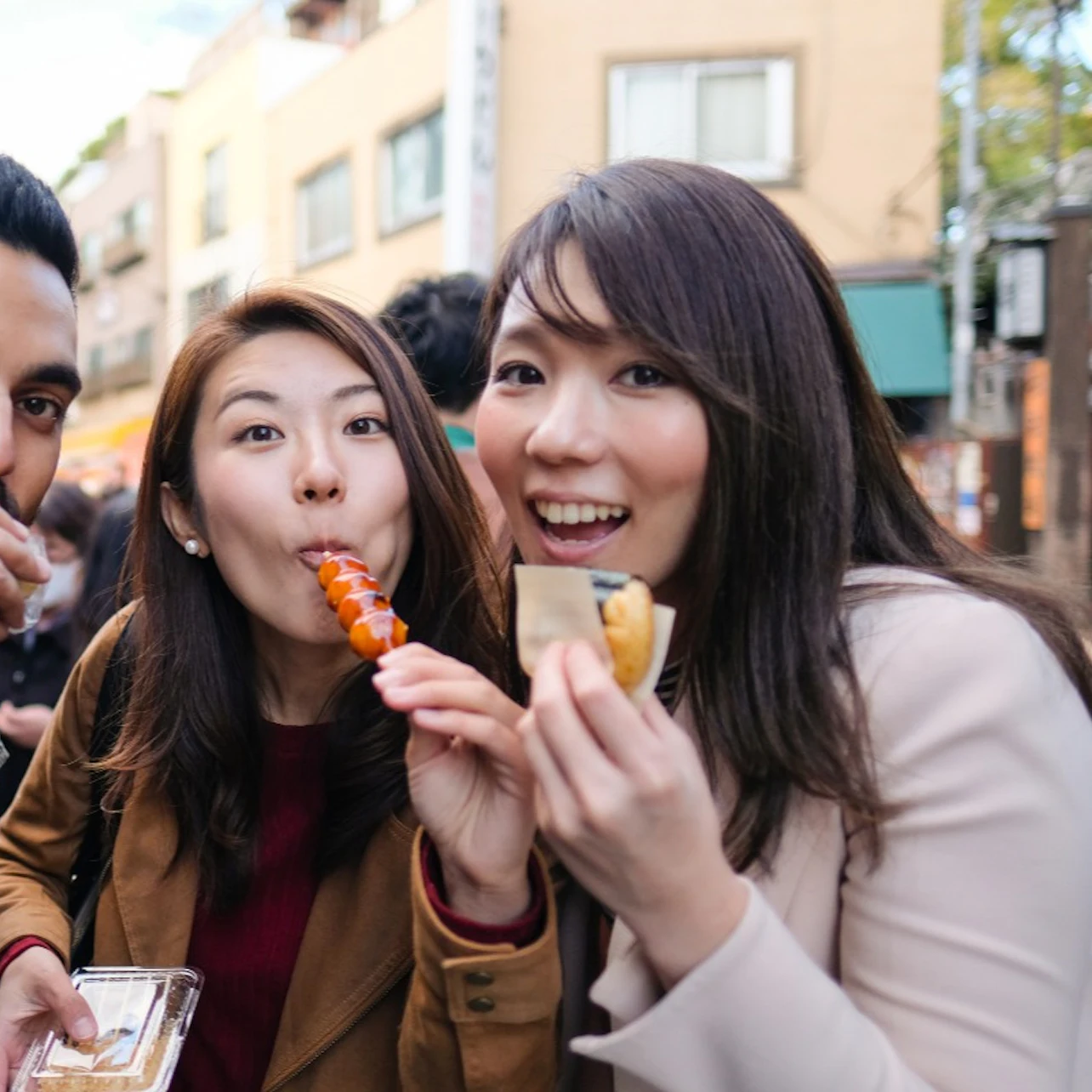 London: Food Tour With 8+ Stops
