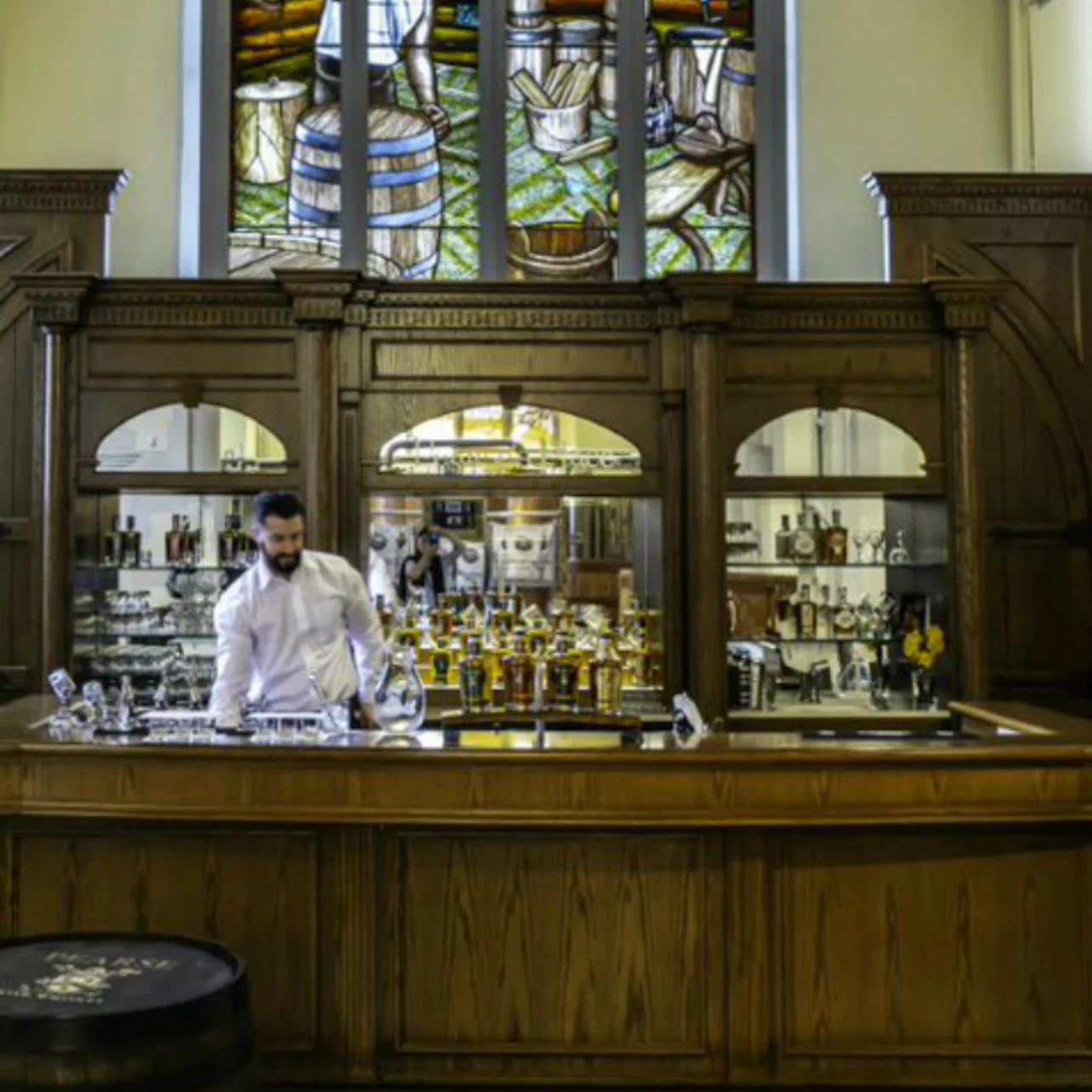 Pearse Lyons Distillery: Guided Tour with 3 Tastings in Dublin β Tiqets