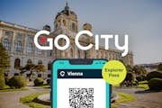 Go City Vienna Explorer Pass sur un téléphone portable avec Vienne en arrière-plan