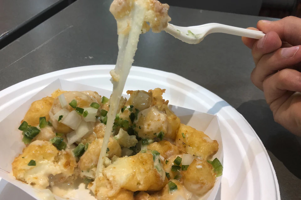 gooey cheese curds