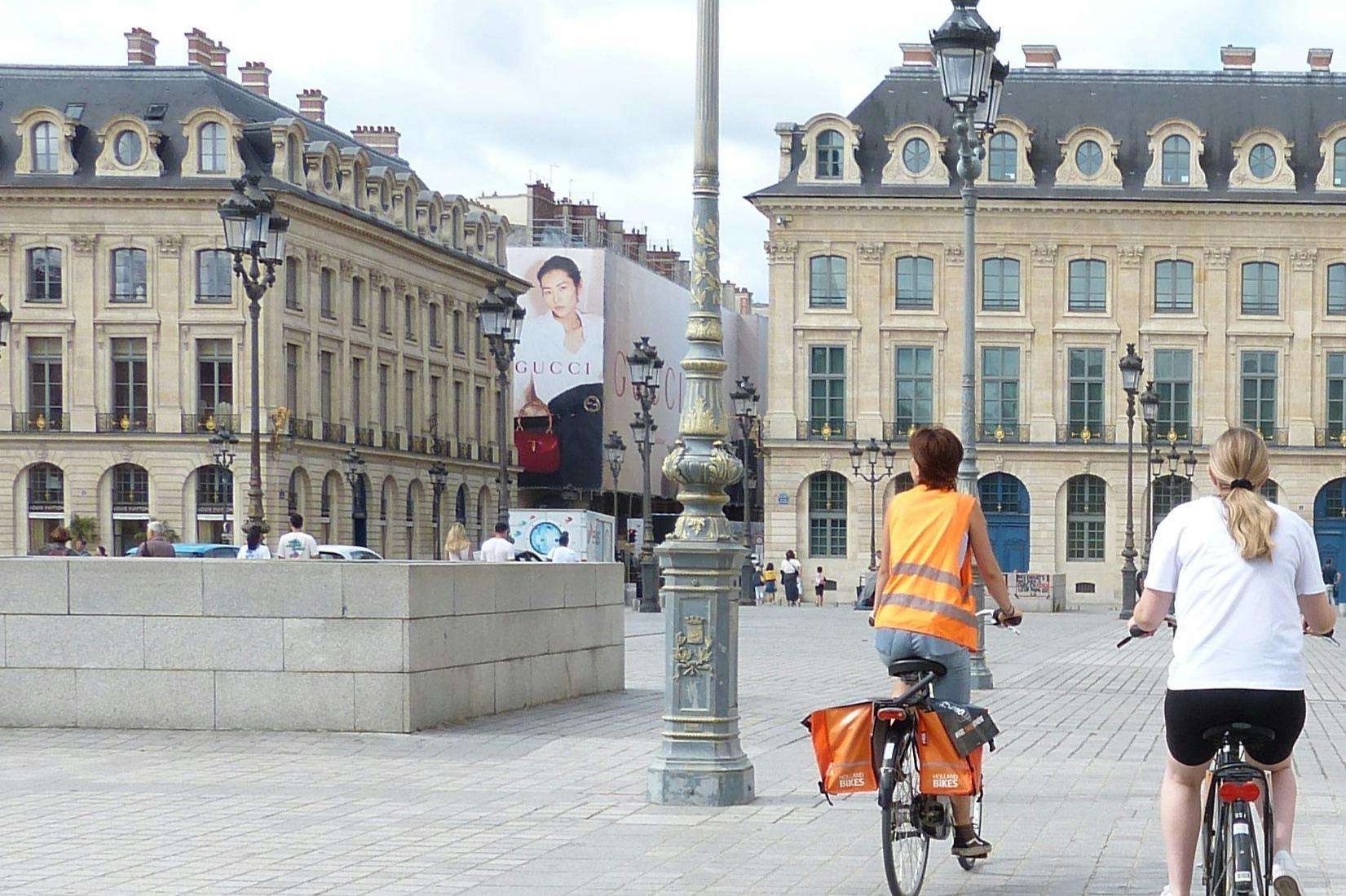 Allow yourself to be led into the hidden world of Paris.