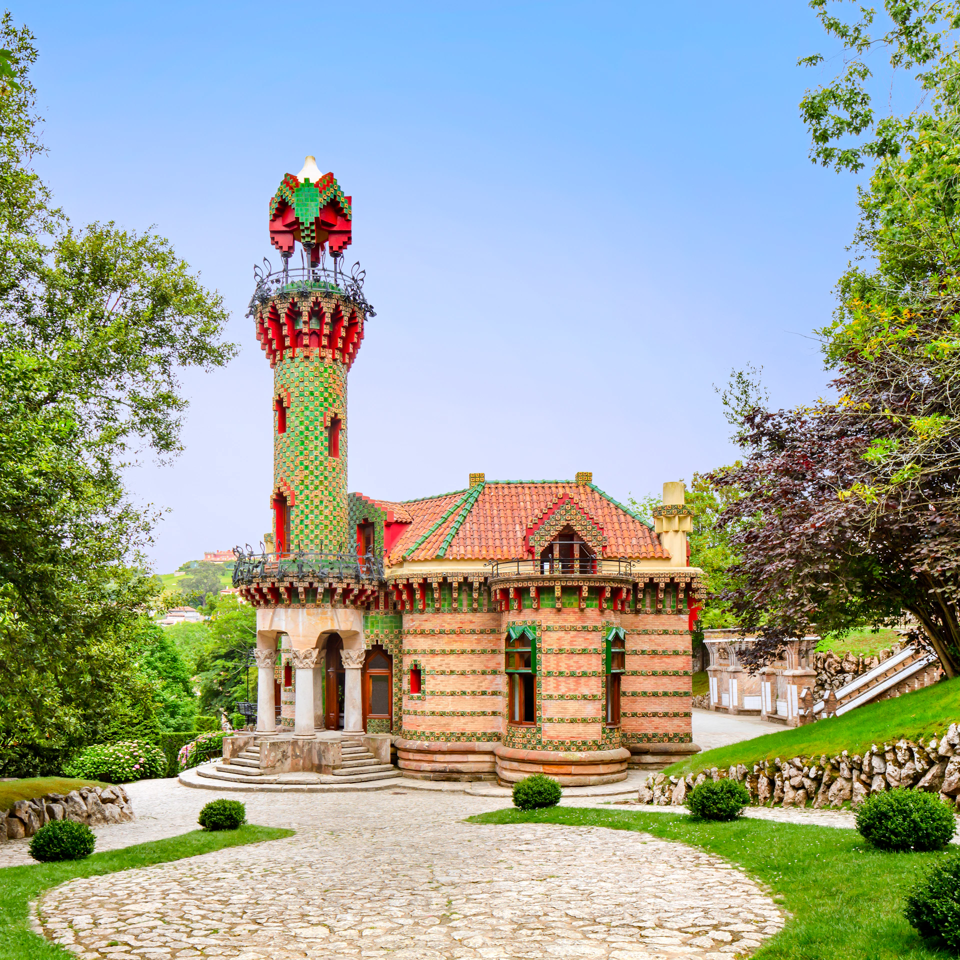 Gaudí's El Capricho: Guided Tour