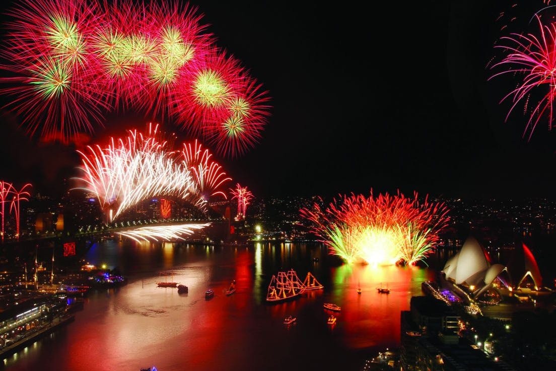 Sydney Harbour: 1.5-Hr Vivid Light Tall Ship Dinner Cruise 3