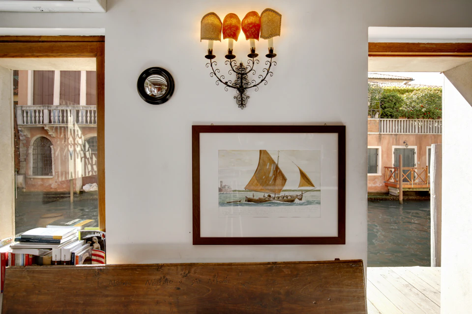 Photo of interior