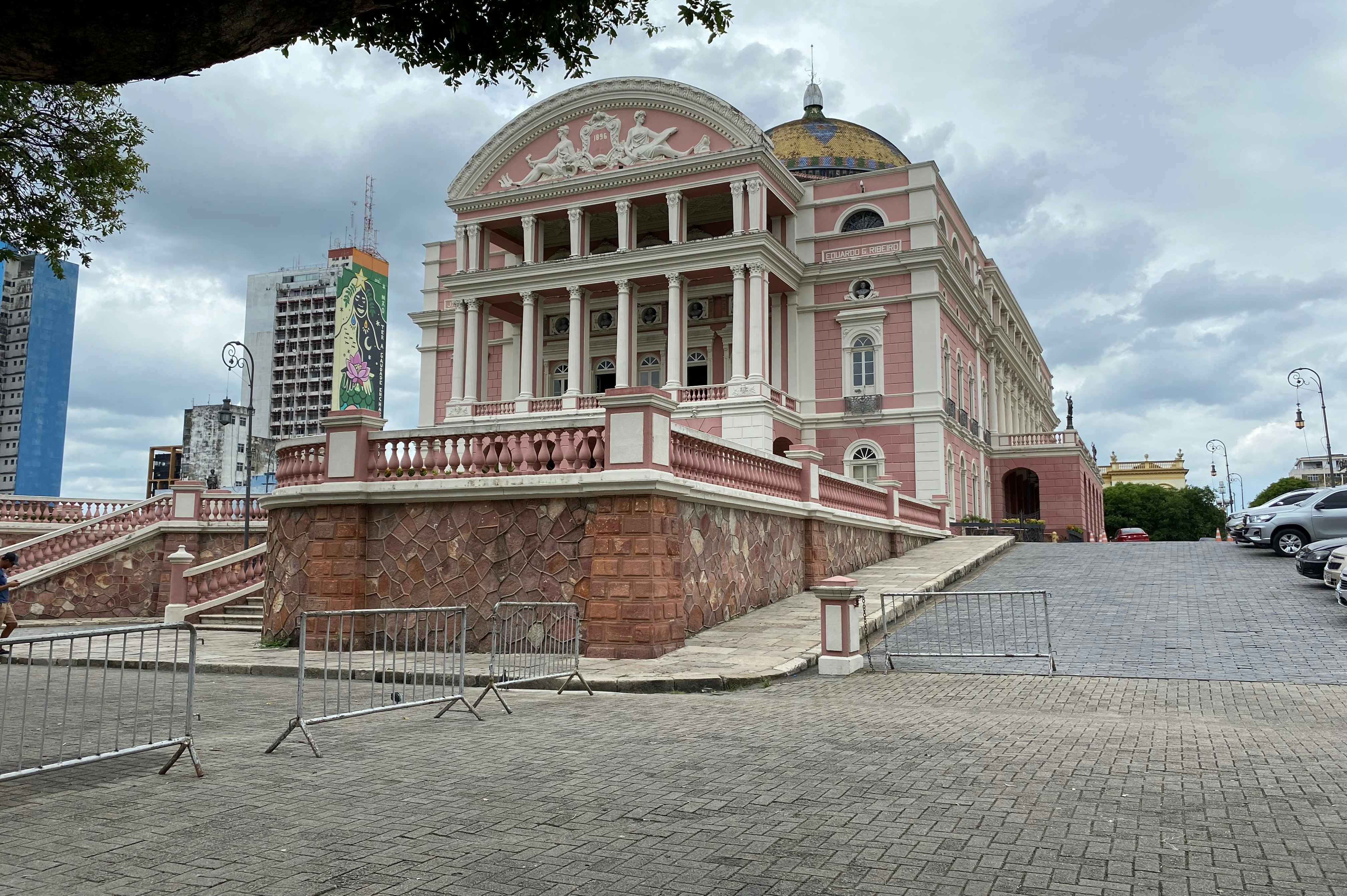 Manaus: Private City Tour + Roundtrip Transfer