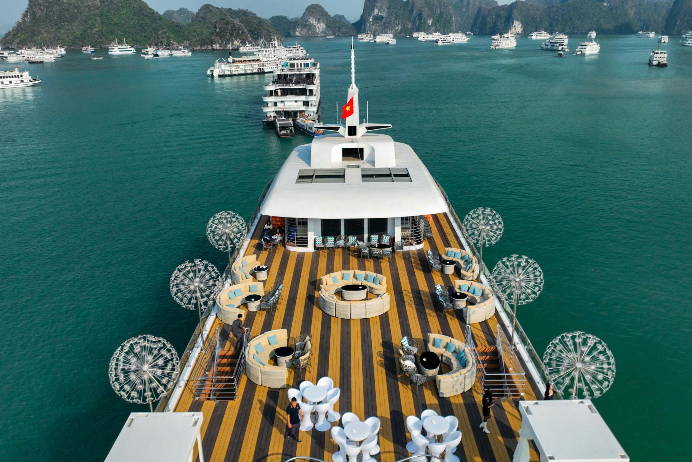 Ha Long Bay: Luna Cruise + Sung Sot & Ti Top + Optional Transfers + Meals - Photo 6
