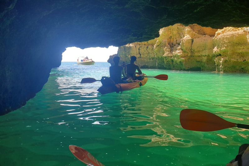 moderat Andrew Halliday pludselig Caves og Wild Beaches Kayak Tour fra Armação de Pera