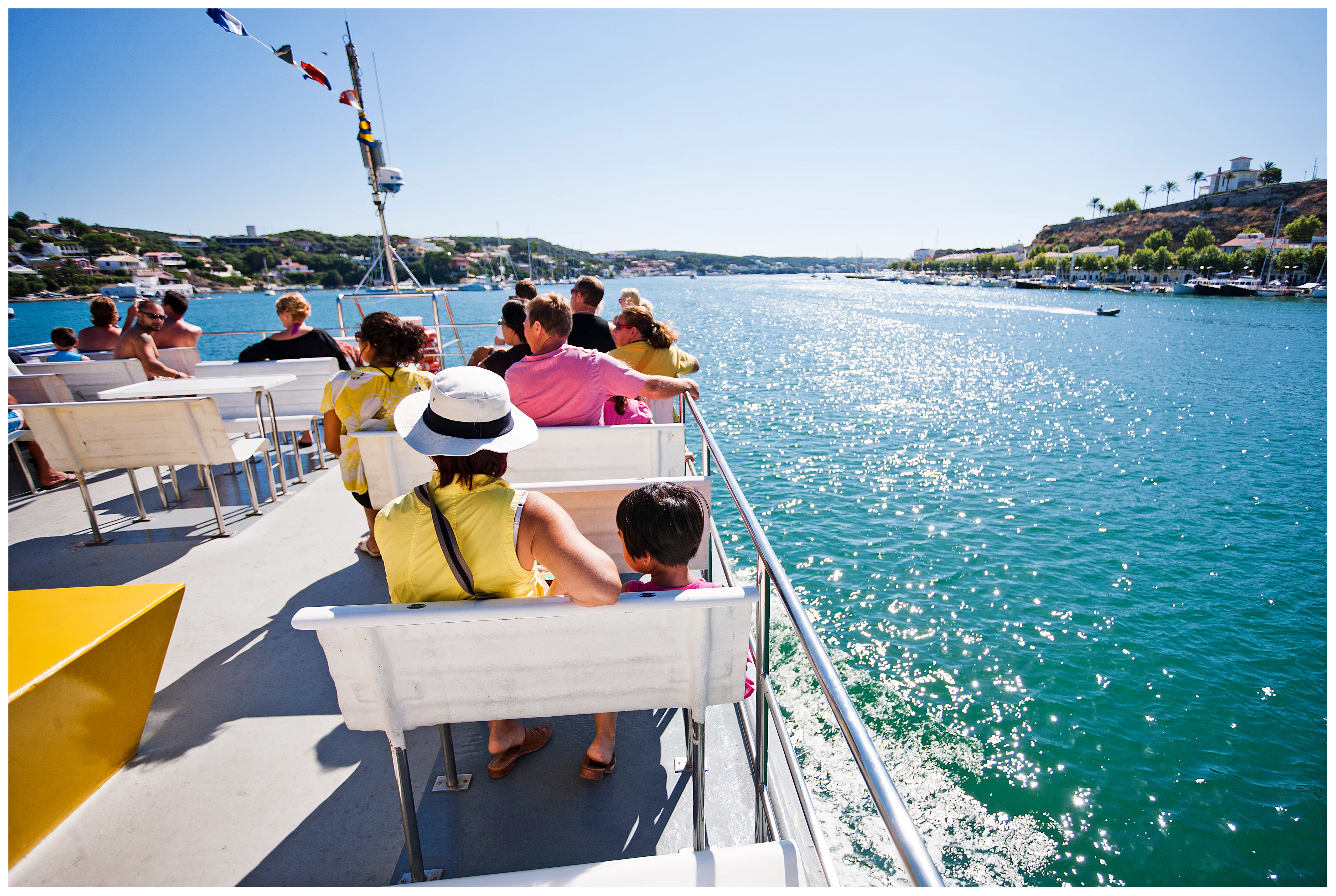Maó Harbor Cruise with Underwater Views