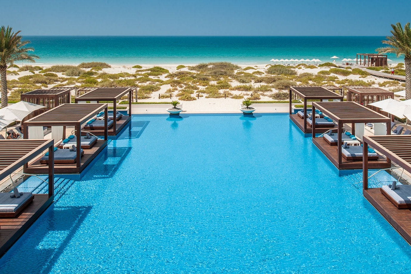 Saadiyat Beach Club: Dia Pass