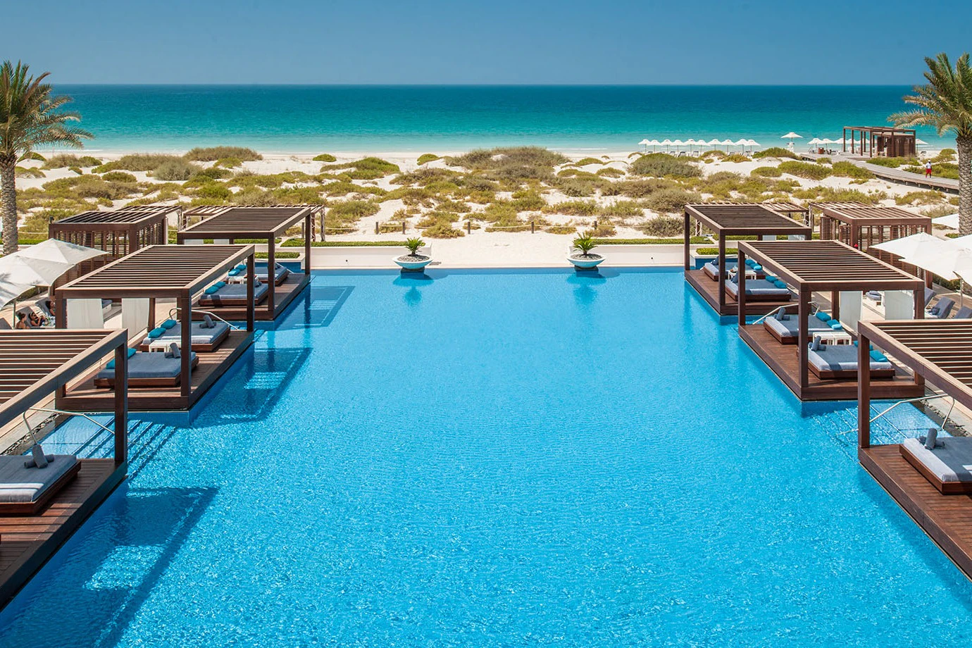 Saadiyat Beach Club: Dia Pass