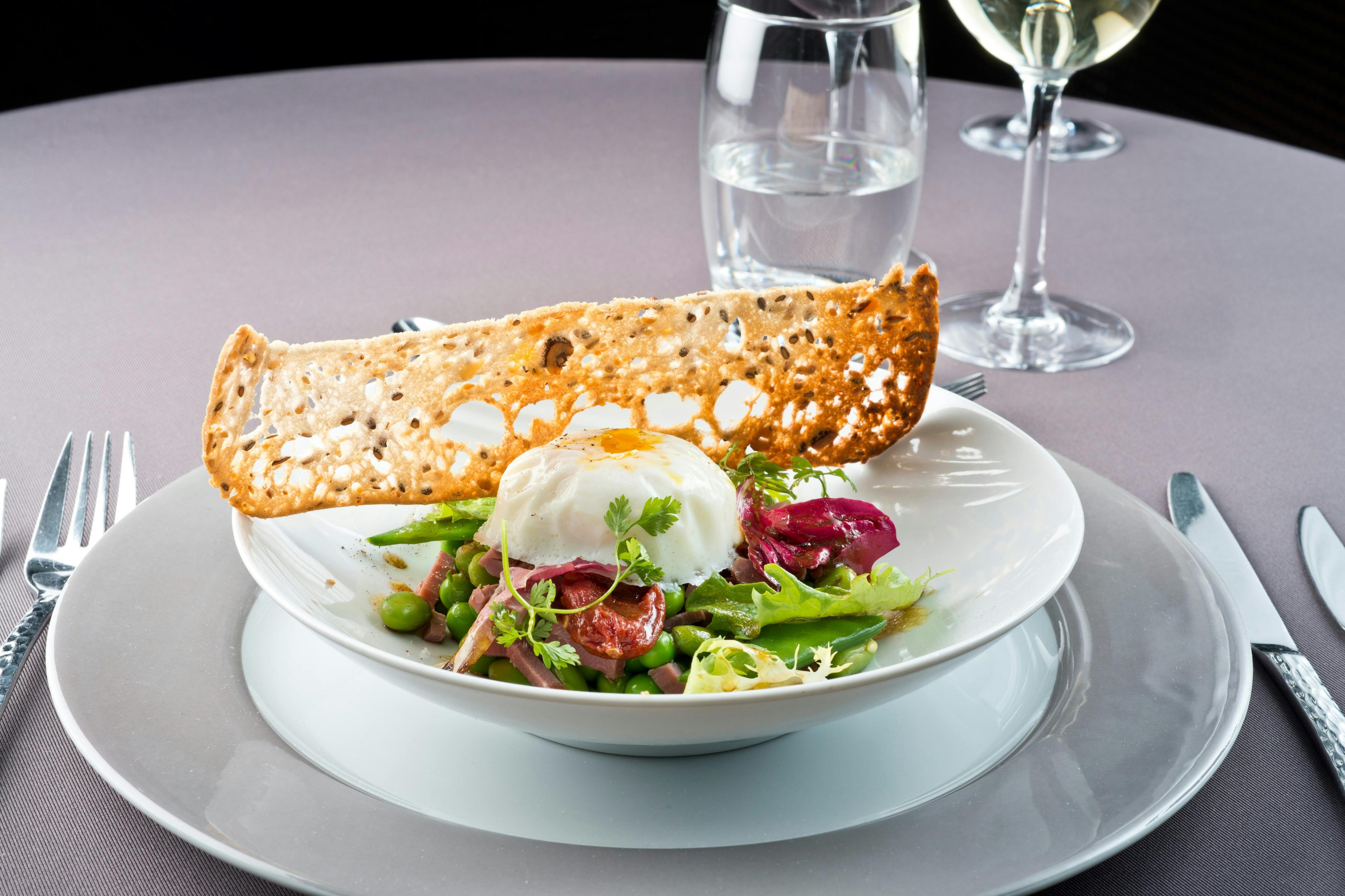 Seine River: 3-Course Dinner Cruise with Drinks by Bateaux Parisiens 3