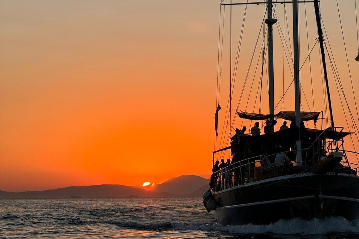 Riviera de Atenas: Passeio de barco de meio dia com jantar, bebidas e paragem para nadar - Photo 16
