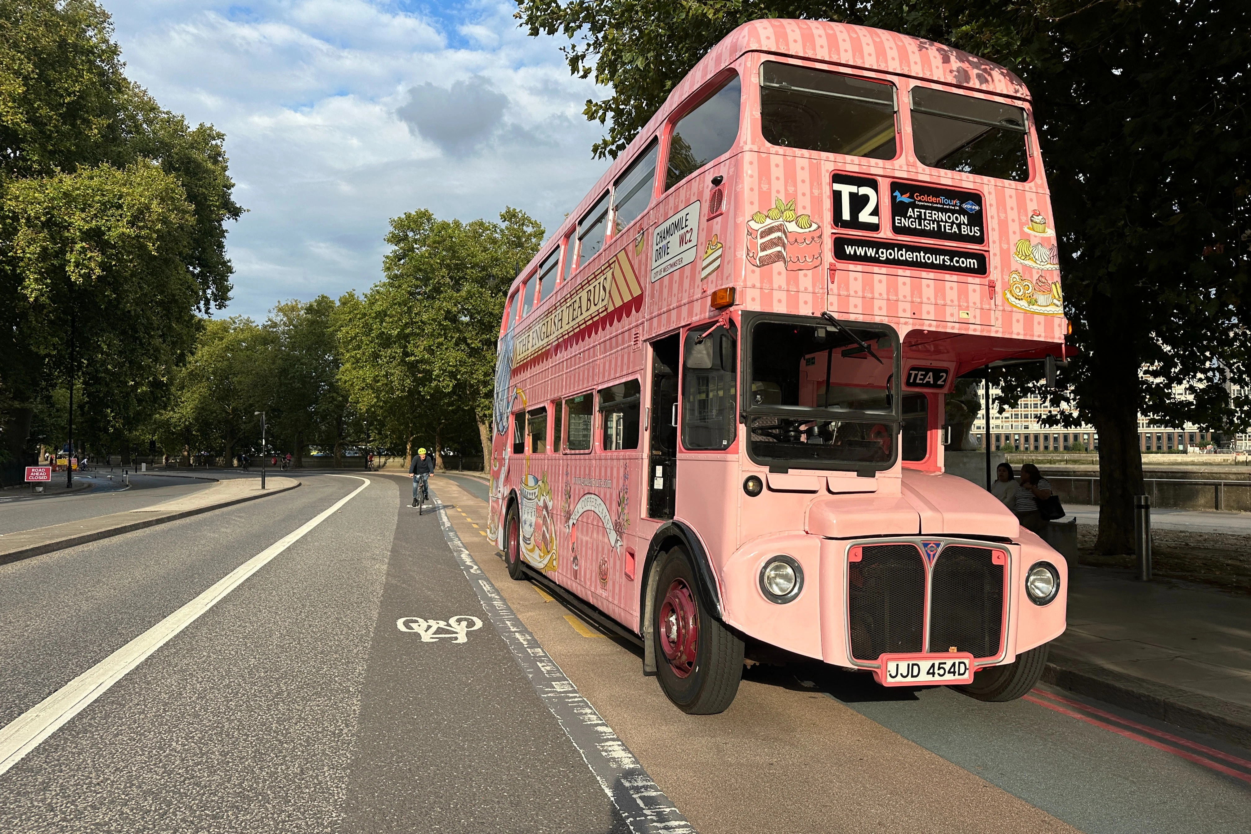 London: Bus Tour + Afternoon Tea