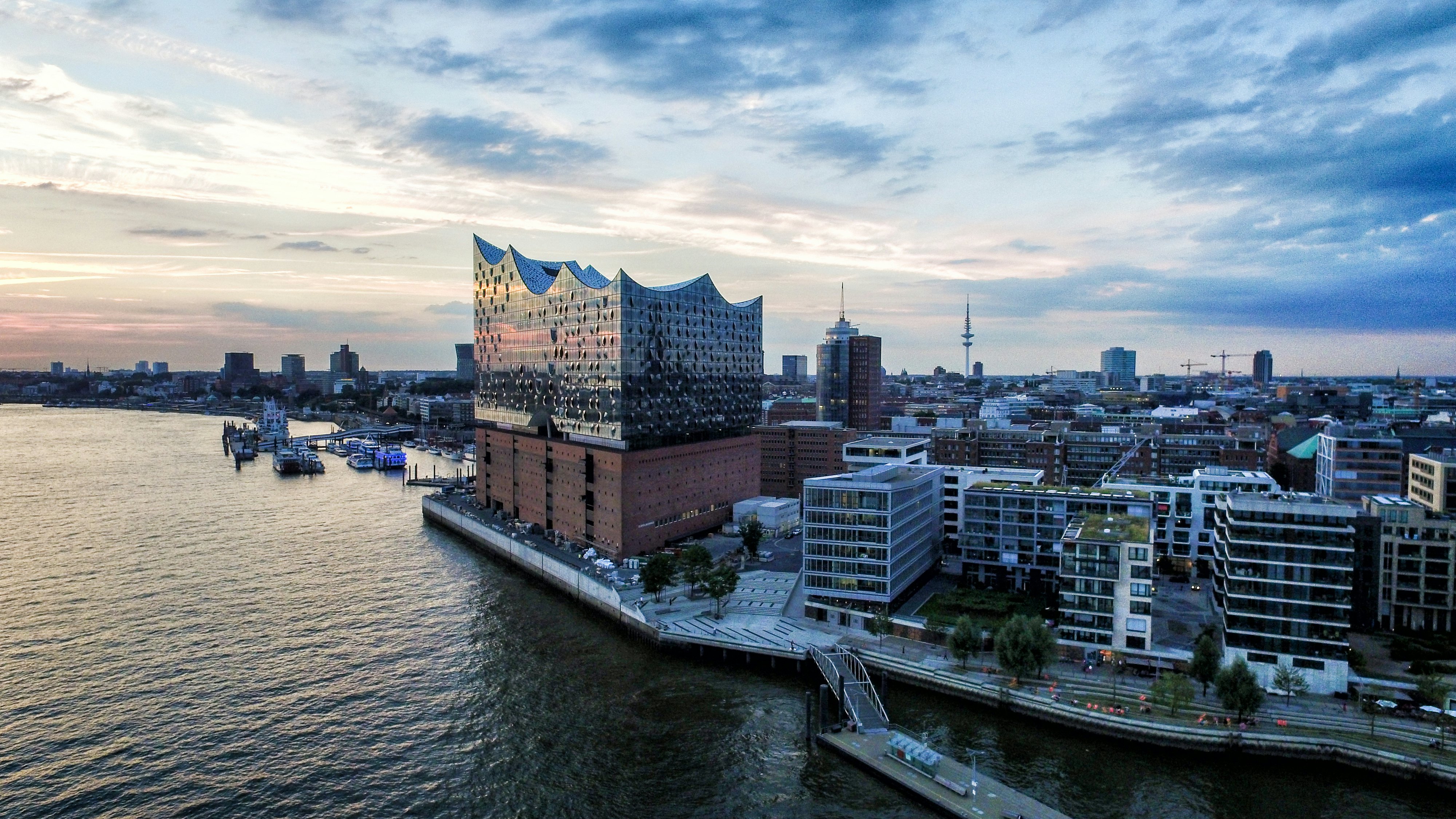 Elbphilharmonie: Guided Tour & Plaza Access (excluding concert halls)