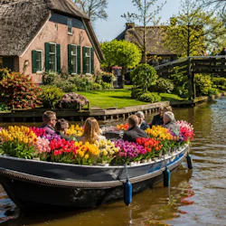 Giethoorn & Keukenhof: Day Trip from Amsterdam + Boat Cruise