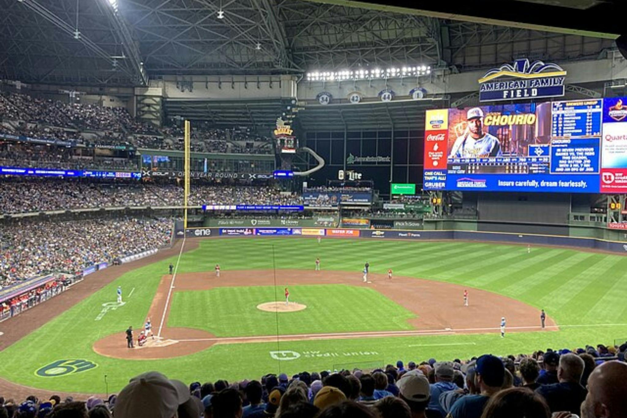 American Family Field: Jogo de beisebol do Milwaukee Brewers - Photo 6