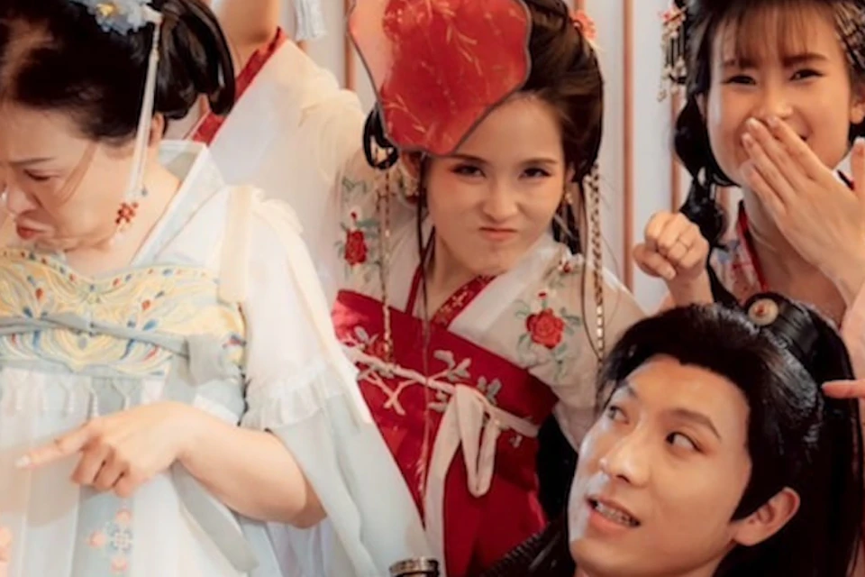 Taichung Jukui Residence: Qipao Rental