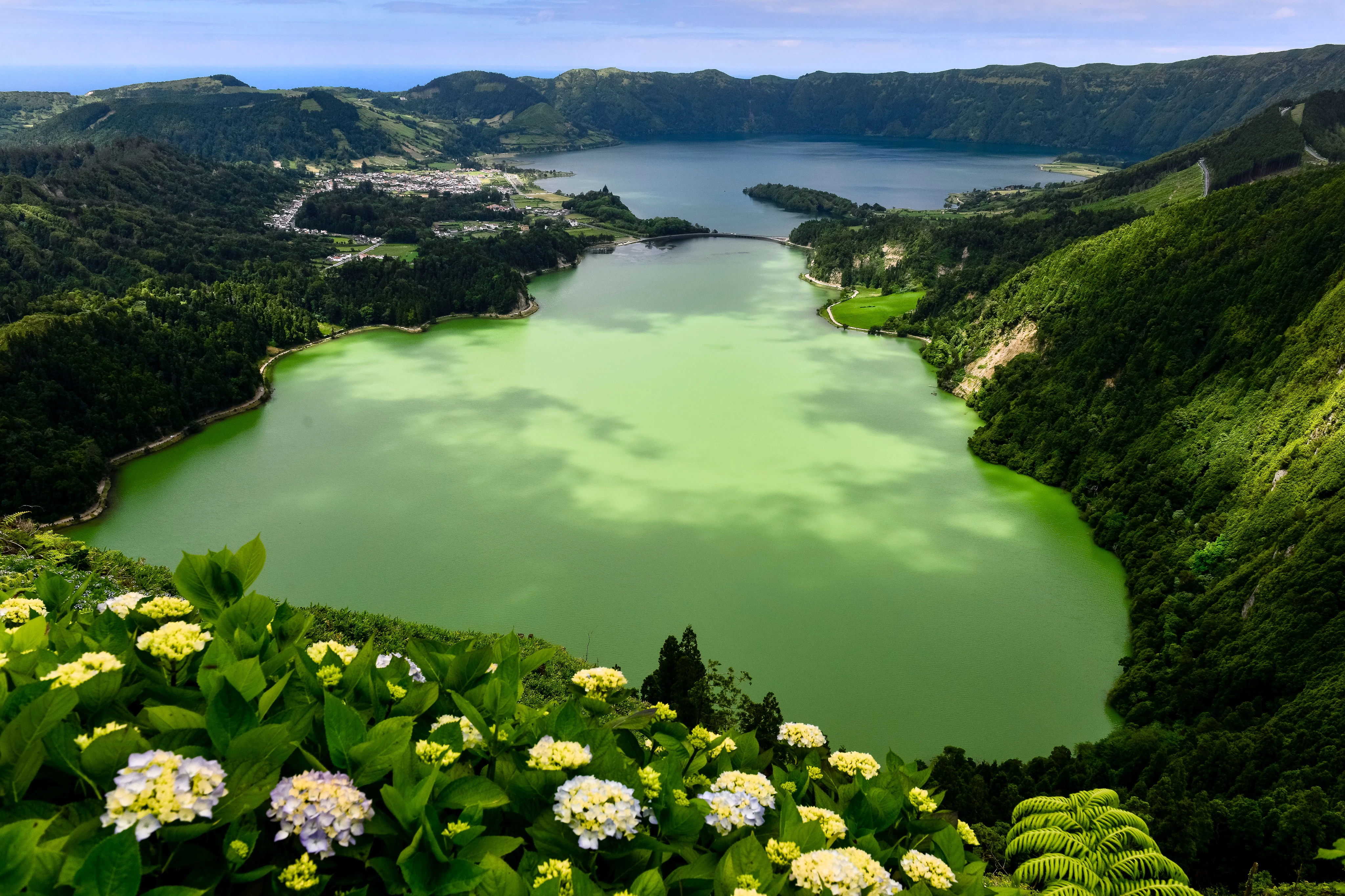 São Miguel Island: Full-Day Sete Cidades Guided Tour + Transfers