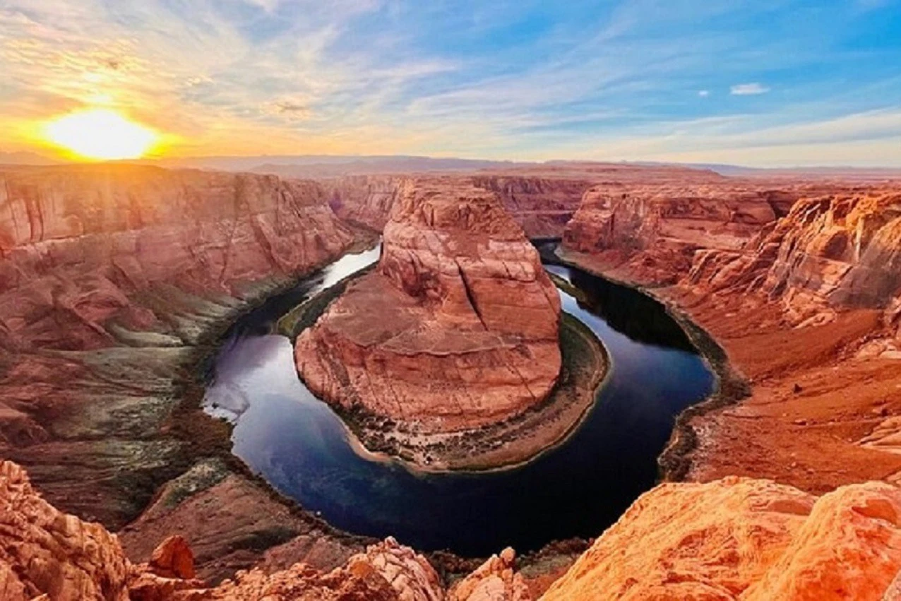 Lower Antelope Canyon & Horseshoe Bend: Guided Day Tour from Las Vegas + Lunch