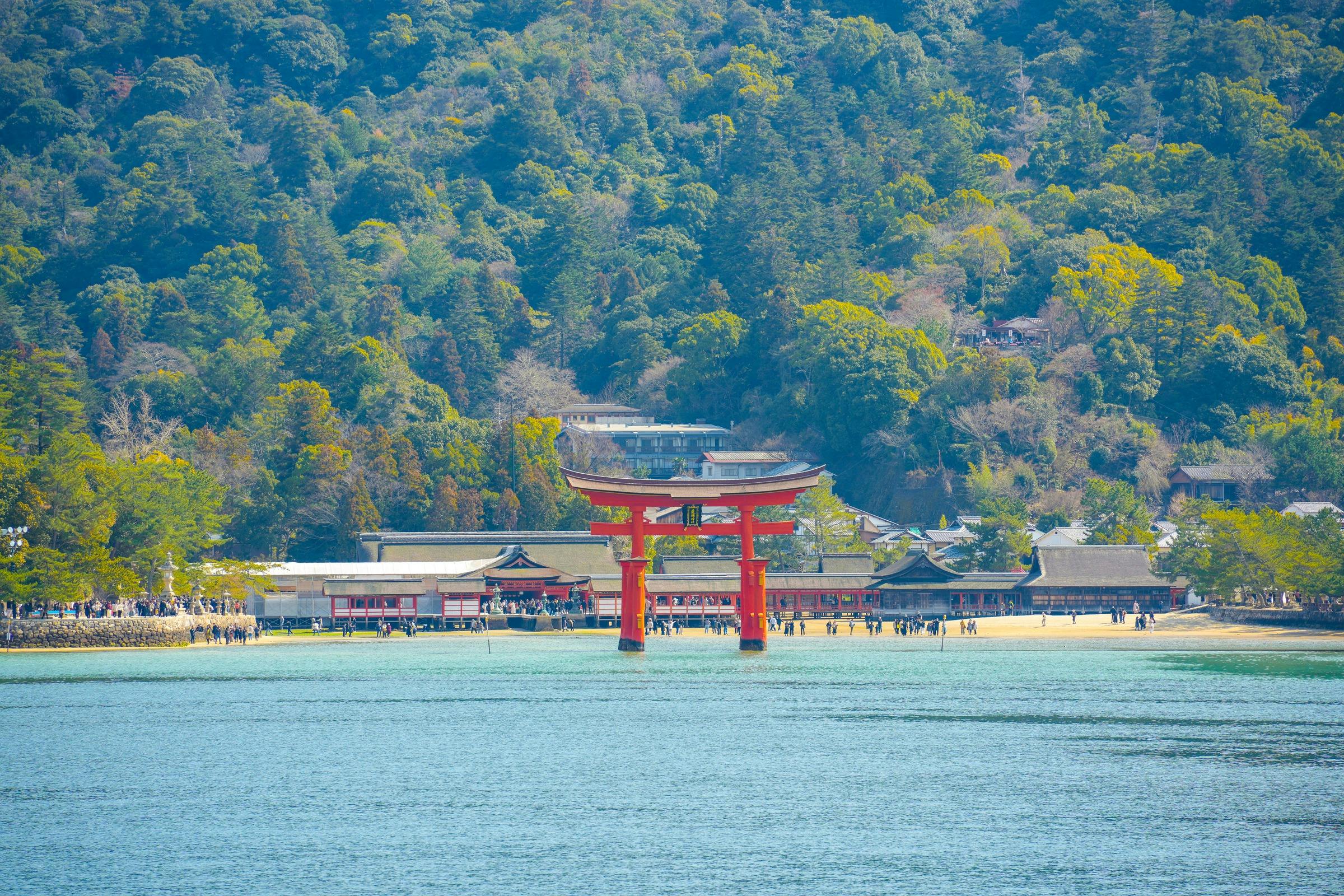 Hiroshima & Miyajima: Guided Tour + Roundtrip Ferry + Optional Bullet Train - Photo 2