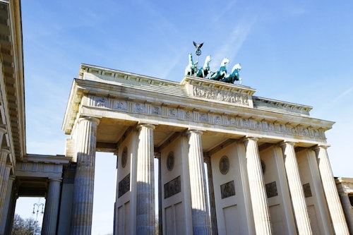 Berlin Government District: Guided Tour & Fun Group Competition